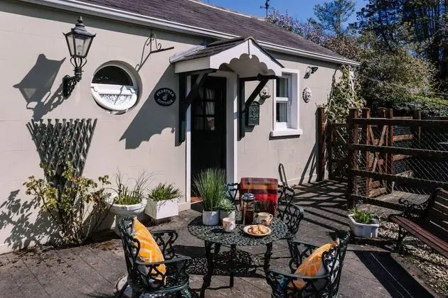 Kır Evi, Özel Banyo, Avlu Manzaralı (Peartree)