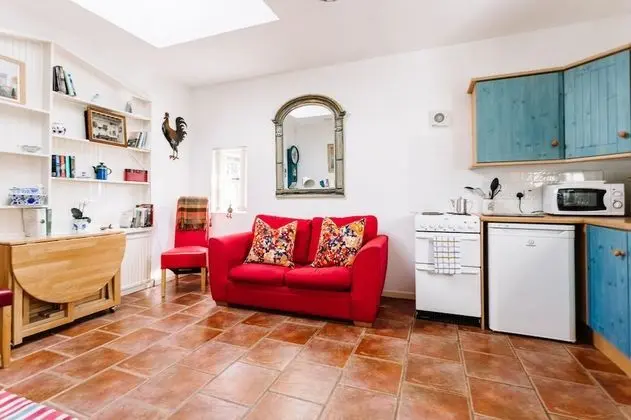 Kır Evi, Özel Banyo, Avlu Manzaralı (Peartree)