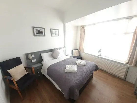 Basic Tek Büyük Yataklı Oda