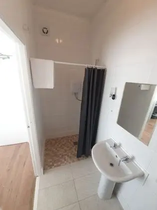 Basic Tek Büyük Yataklı Oda
