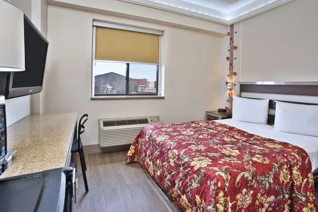1 Çift ​​kişilik Yatak Queen Size Bed
