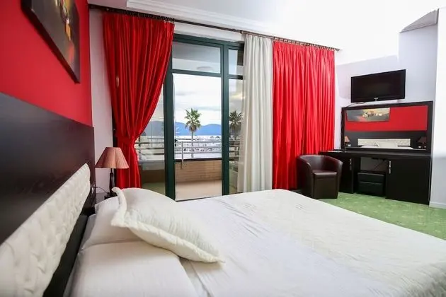 Deluxe Üç Kişilik Oda