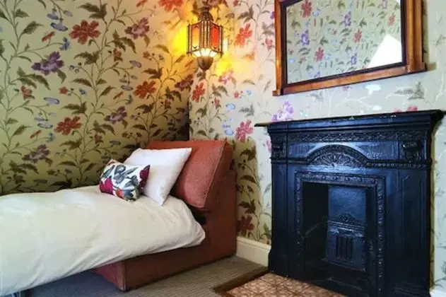 Üç Kişilik Oda (or Twin Room)