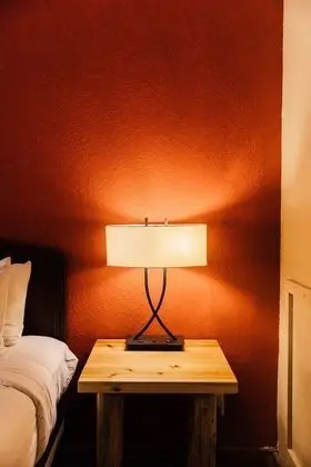 Standard Room, 1 King Bed (Creekside)