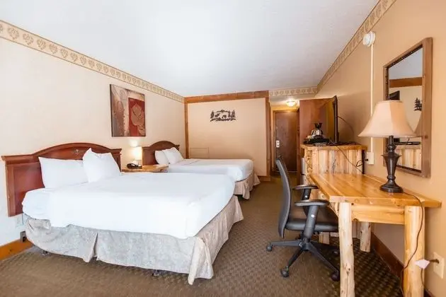 Standard Room, 2 Queen Beds (Creekside)