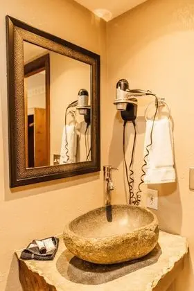 Standard Room, 2 Queen Beds (Creekside)