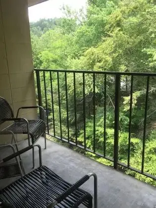 Standard Room, 2 Queen Beds (Creekside)