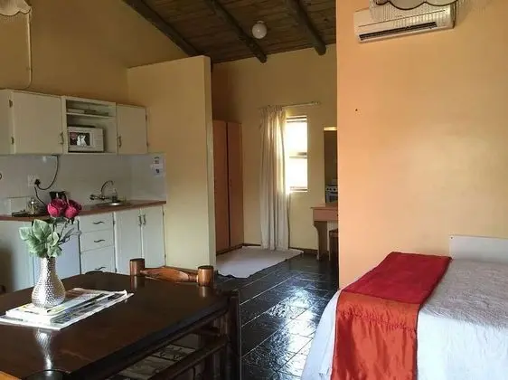 Rondawel with Kitchen