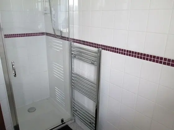 Standard Tek Büyük Yataklı Oda, Banyolu/Duşlu, Bahçe Manzaralı (Bedroom 1 KS)
