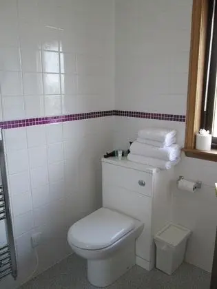 Standard Tek Büyük Yataklı Oda, Banyolu/Duşlu, Bahçe Manzaralı (Bedroom 1 KS)