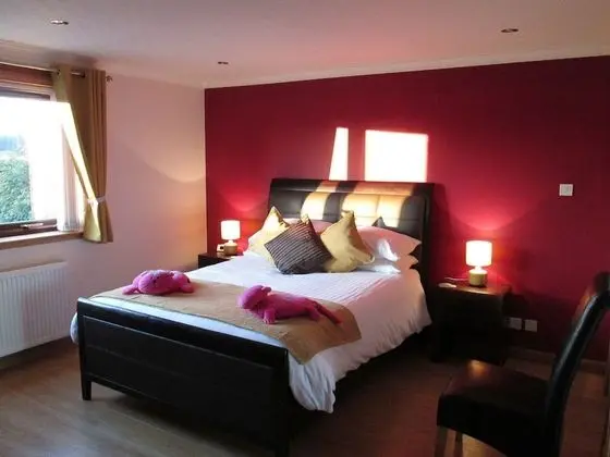 Superior Tek Büyük Yataklı Oda, Banyolu/Duşlu, Bahçe Manzaralı (Bedroom 2 KS)