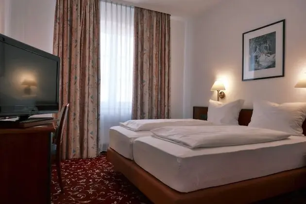 Tek Büyük veya İki Ayrı Yataklı Oda