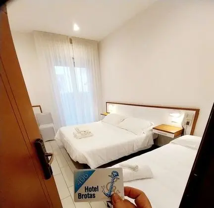 Üç Kişilik Oda