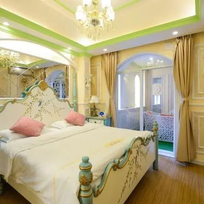 Traditional Tek Büyük Yataklı Oda