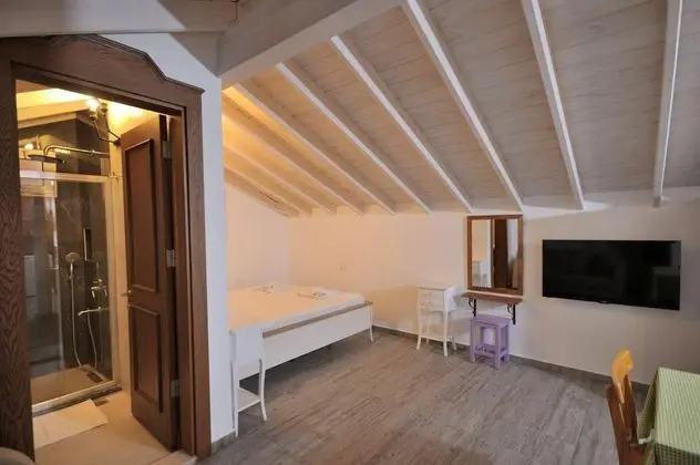 Çatı Katı Oda, Teraslı