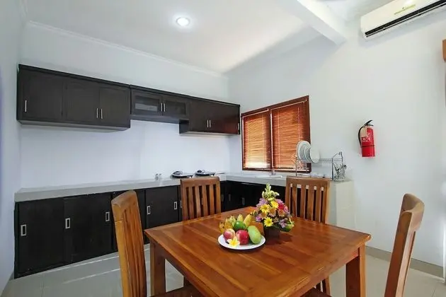 Villa, 3 Yatak Odası, Havuz Manzaralı