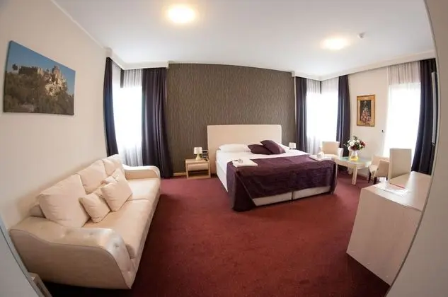 Deluxe Tek Büyük Yataklı Oda, Birden Çok Yatak, Balkon, Şehir Manzaralı