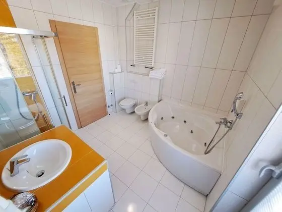 Deluxe Tek Büyük Yataklı Oda, Birden Çok Yatak, Balkon, Şehir Manzaralı