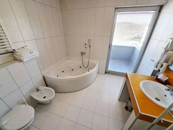Deluxe Tek Büyük Yataklı Oda, Birden Çok Yatak, Balkon, Şehir Manzaralı