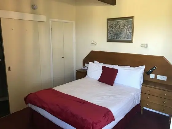 Tek Büyük Yataklı Oda (with Shower - Pet Friendly)
