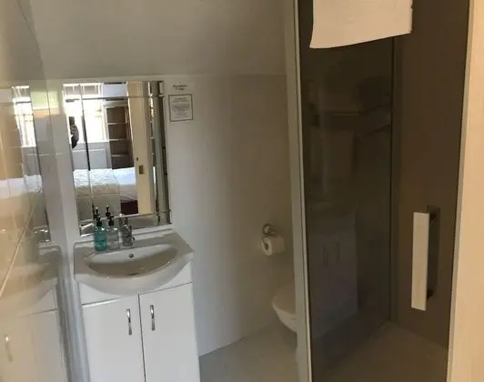 Tek Büyük Yataklı Oda (with Shower - Pet Friendly)