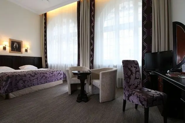 Standard Tek Büyük Yataklı Oda