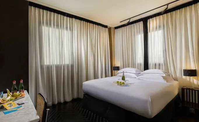 Standard Tek Büyük Yataklı Oda