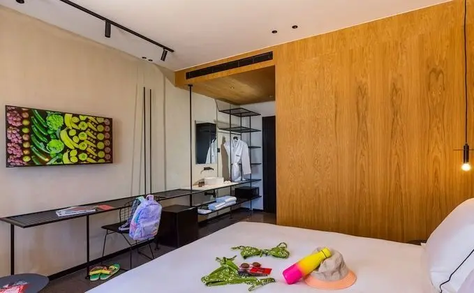 Deluxe Tek Büyük Yataklı Oda