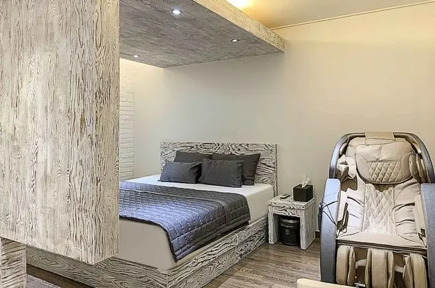 Premium Tek Büyük Yataklı Oda