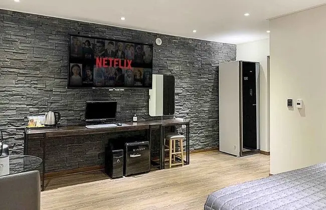 Premium Tek Büyük Yataklı Oda