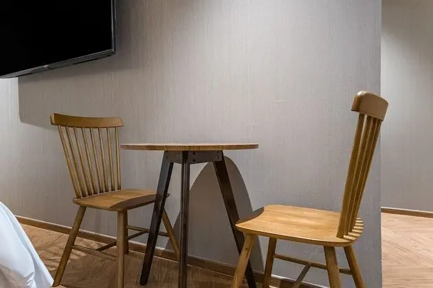 Premium Tek Büyük Yataklı Oda