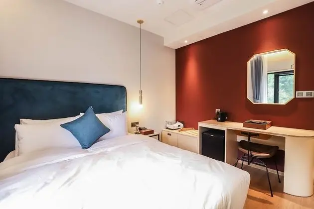 Deluxe Tek Büyük Yataklı Oda