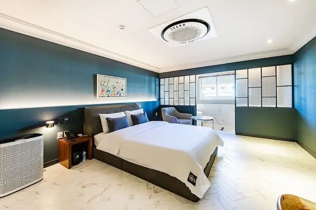 Deluxe Tek Büyük Yataklı Oda