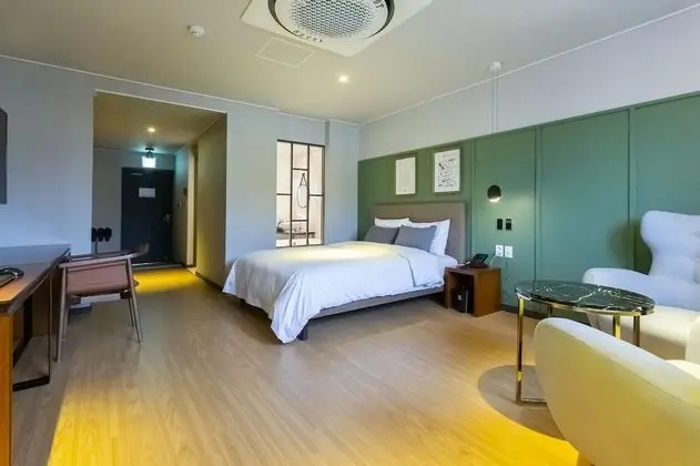 Deluxe Tek Büyük Yataklı Oda