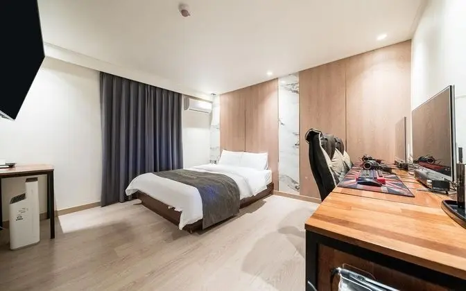 Oda (Semi-special room - 2PC (CPU I5-9400 )