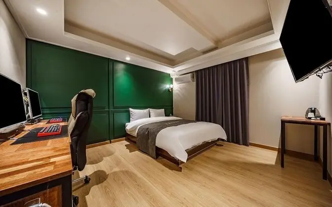 Oda (Semi-special room - 2PC (CPU I5-9400 )