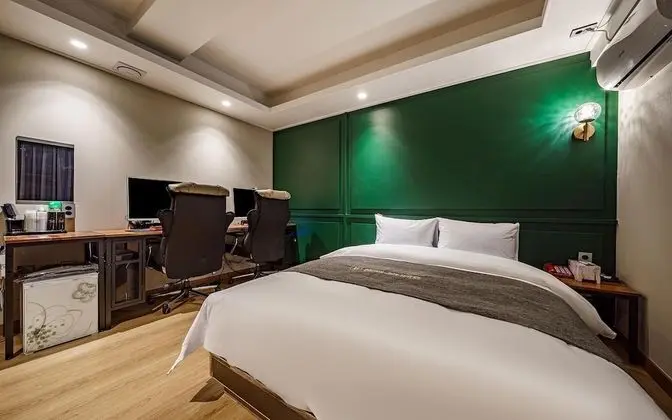 Oda (Semi-special room - 2PC (CPU I5-9400 )