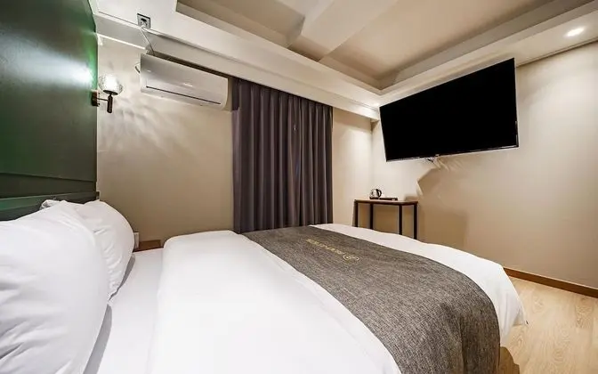 Oda (Semi-special room - 2PC (CPU I5-9400 )