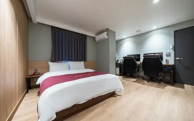 Oda (VIP room - 2PC (CPU I5-9400 / RTX2060)