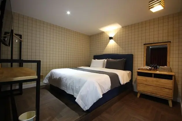 Deluxe Tek Büyük Yataklı Oda