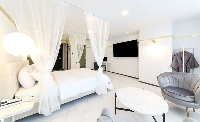 Deluxe Tek Büyük Yataklı Oda, 1 Büyük (Queen) Boy Yatak, Kısmi Deniz Manzarası