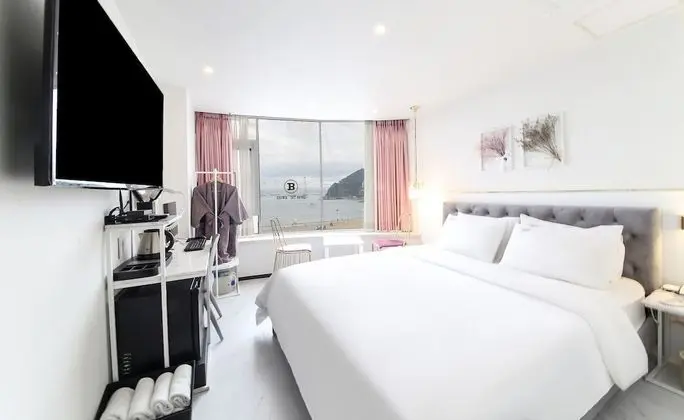 Superior Tek Büyük Yataklı Oda, 1 Büyük (Queen) Boy Yatak, Plaj Manzaralı, Denize Sıfır