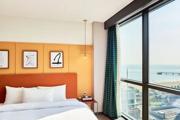 Deluxe Tek Büyük Yataklı Oda, Kısmi Deniz Manzarası