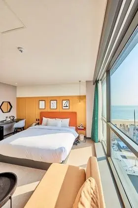 Deluxe Tek Büyük Yataklı Oda, Kısmi Deniz Manzarası