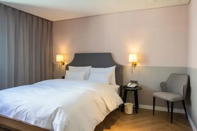 Deluxe Tek Büyük Yataklı Oda