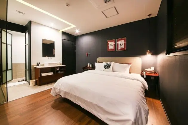Deluxe Tek Büyük Yataklı Oda (Fri/Sat check in time: 8PM)