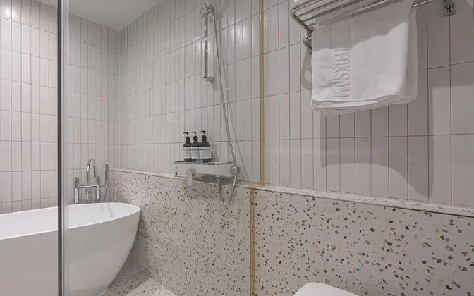 Oda (Suite A OTT Bathtub Wifi Styler))