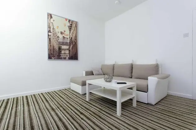 Ev, Banyolu/Duşlu (2 bedroom House - Sleep 5)