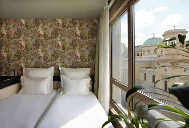 Urban King room with City View