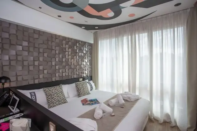 Urban King room with City View